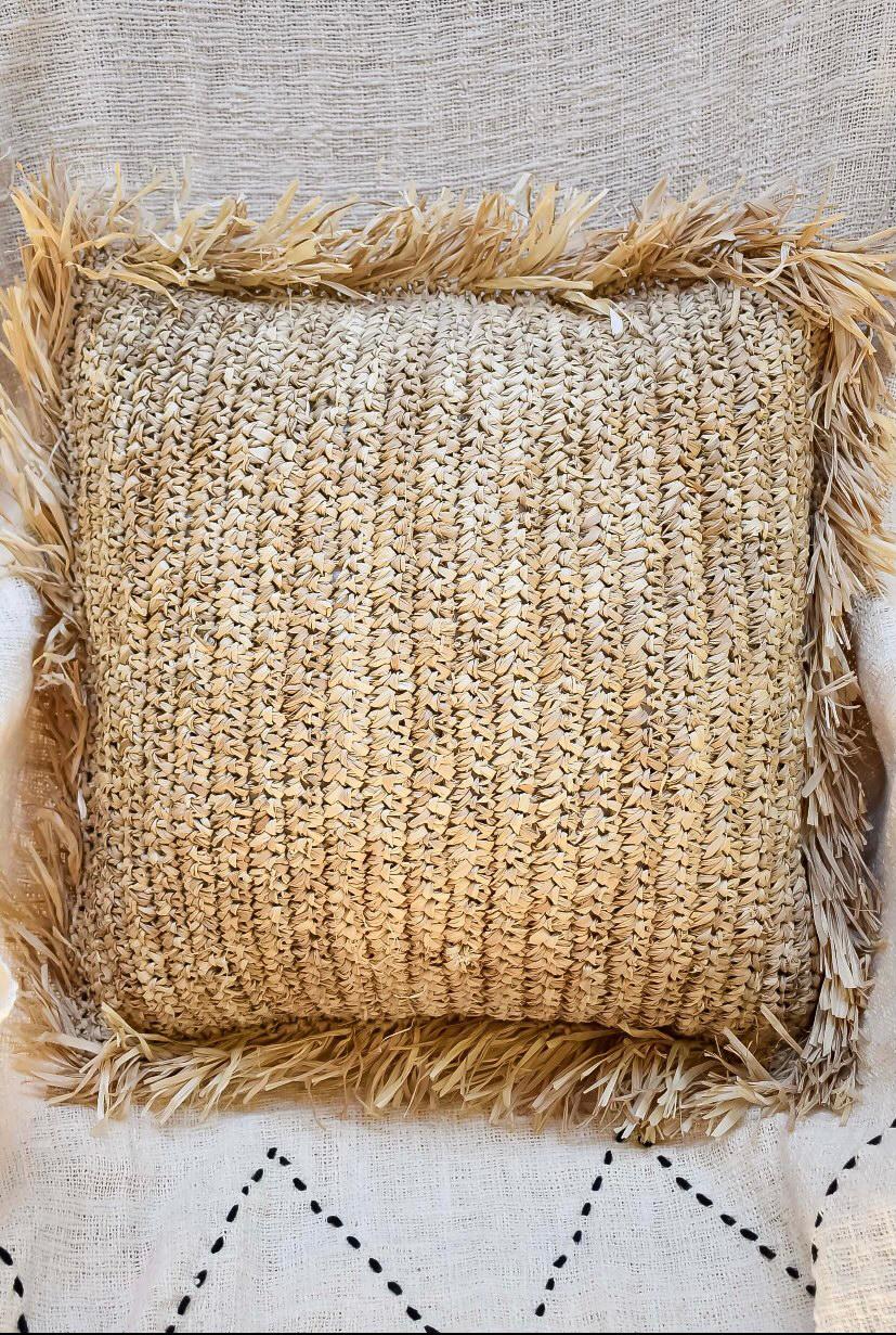 Raffia Cushion with Fringes - Bohowoodland