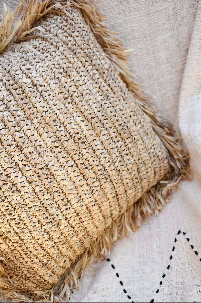 Raffia Cushion with Fringes - Bohowoodland